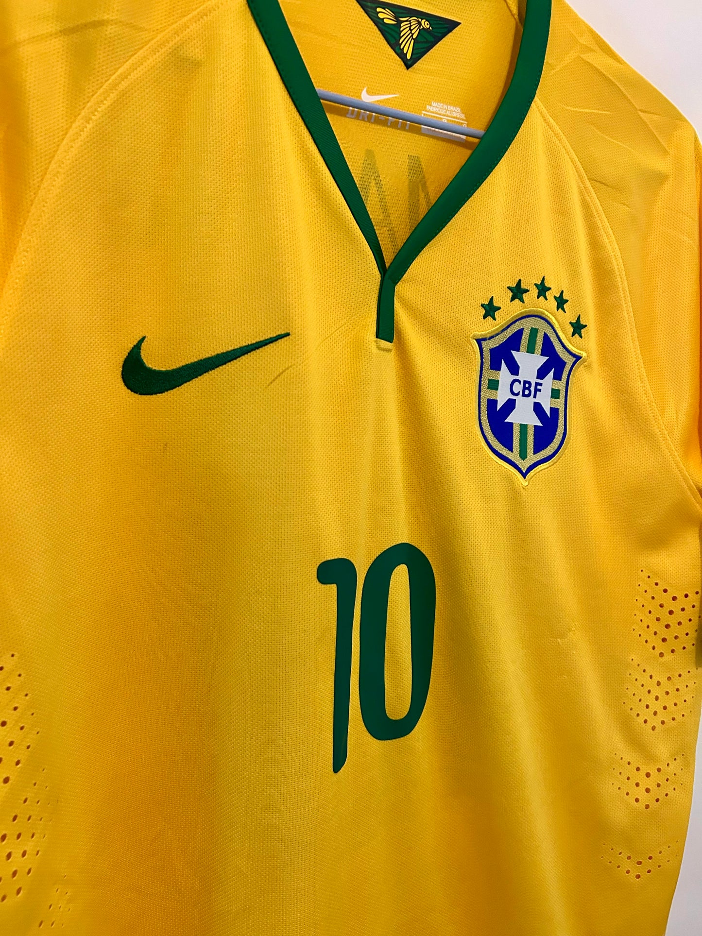 Neymar No10 - Brazil Home Jersey 14/15 (L) 8/10