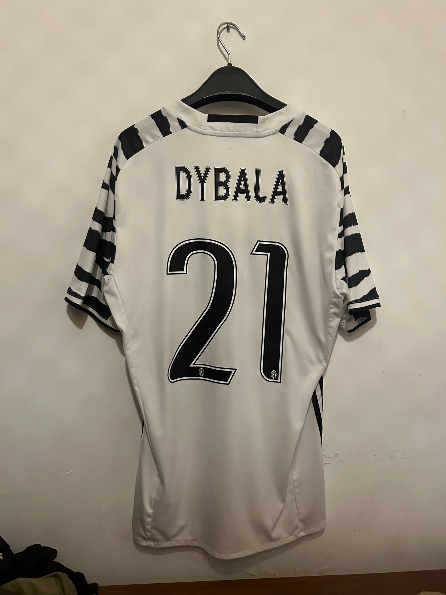 Dybala No21 - Juventus 16-17 Third (M) 8/10