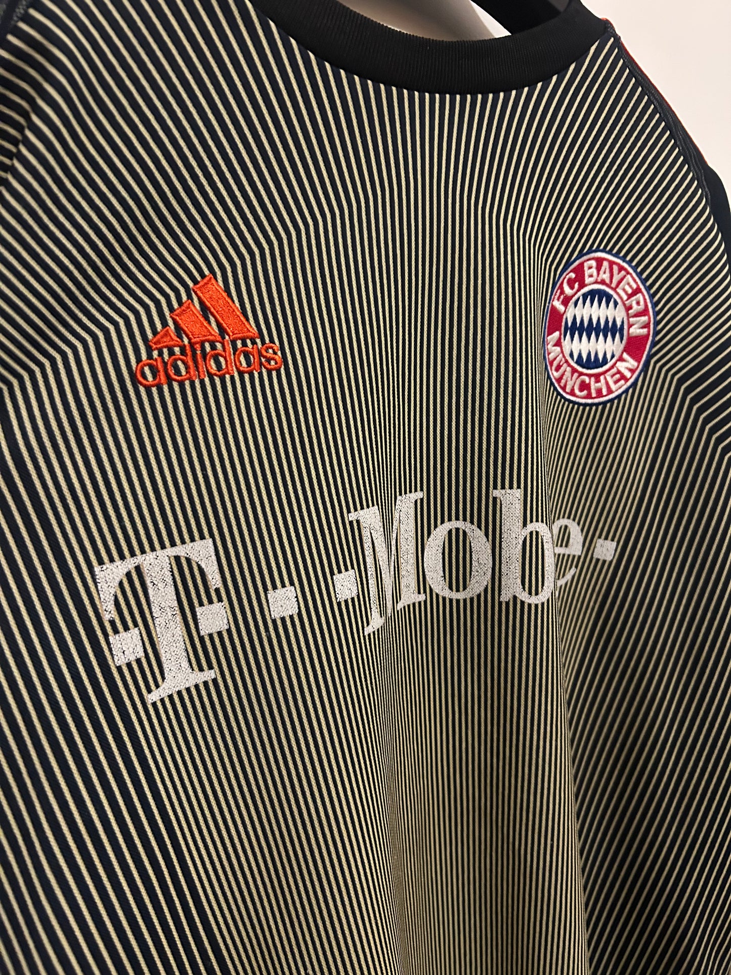 Oliver Kahn No1 - Bayern Munich 03/04 Goalkeeper Jersey (S) 9/10