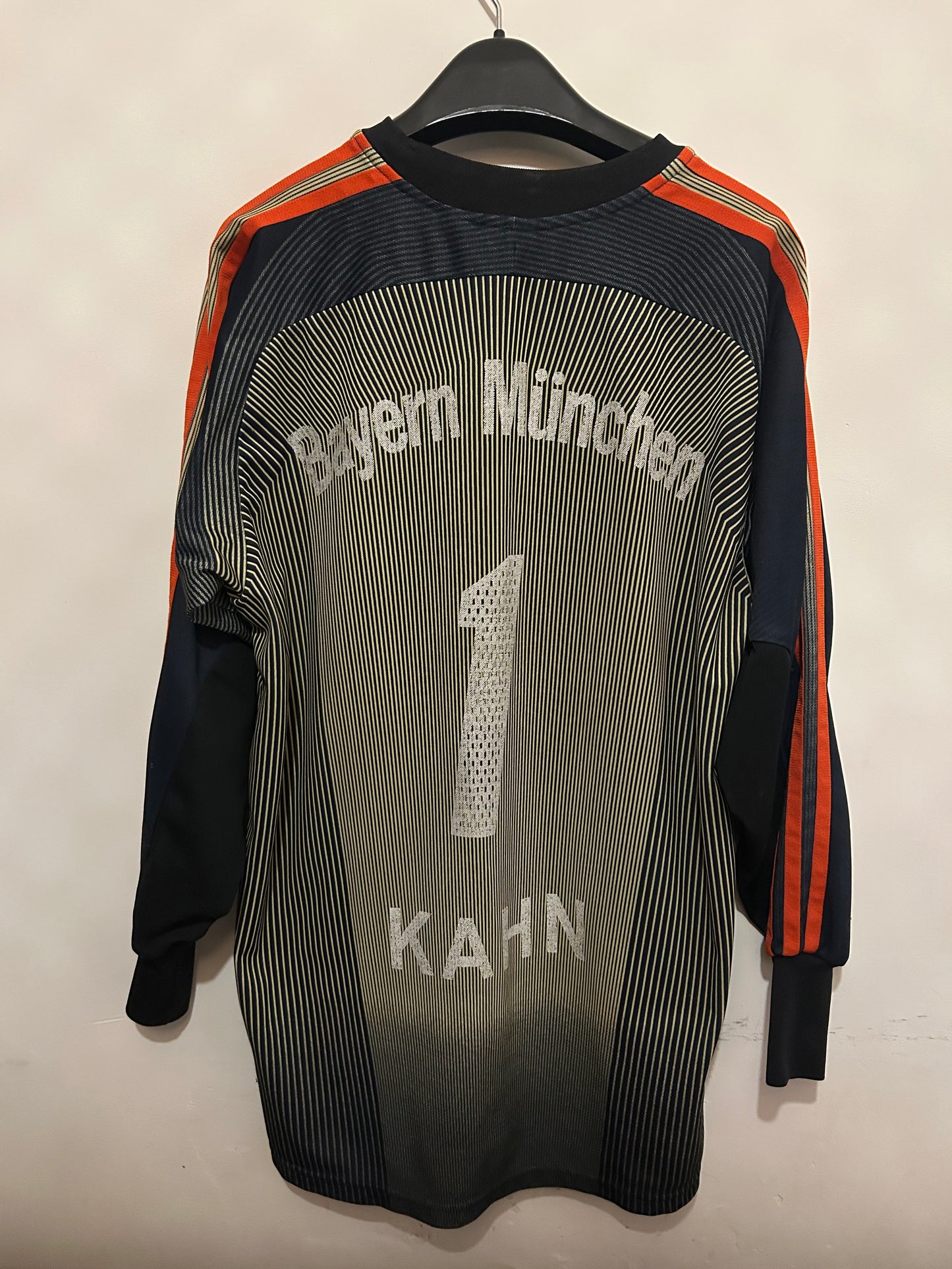 Oliver Kahn No1 - Bayern Munich 03/04 Goalkeeper Jersey (S) 9/10