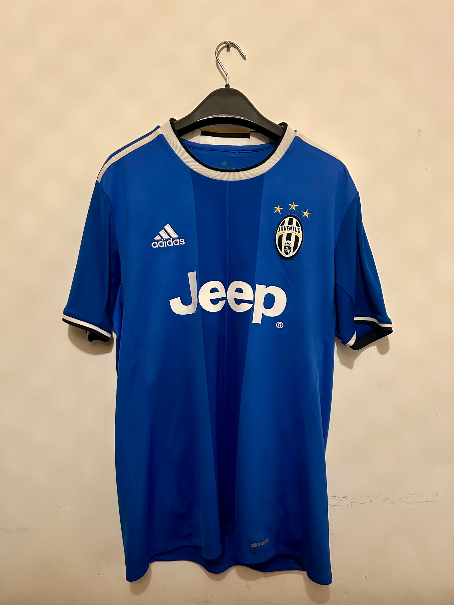 Higuain No9 - Juventus 16/17 Away (M) 10/10