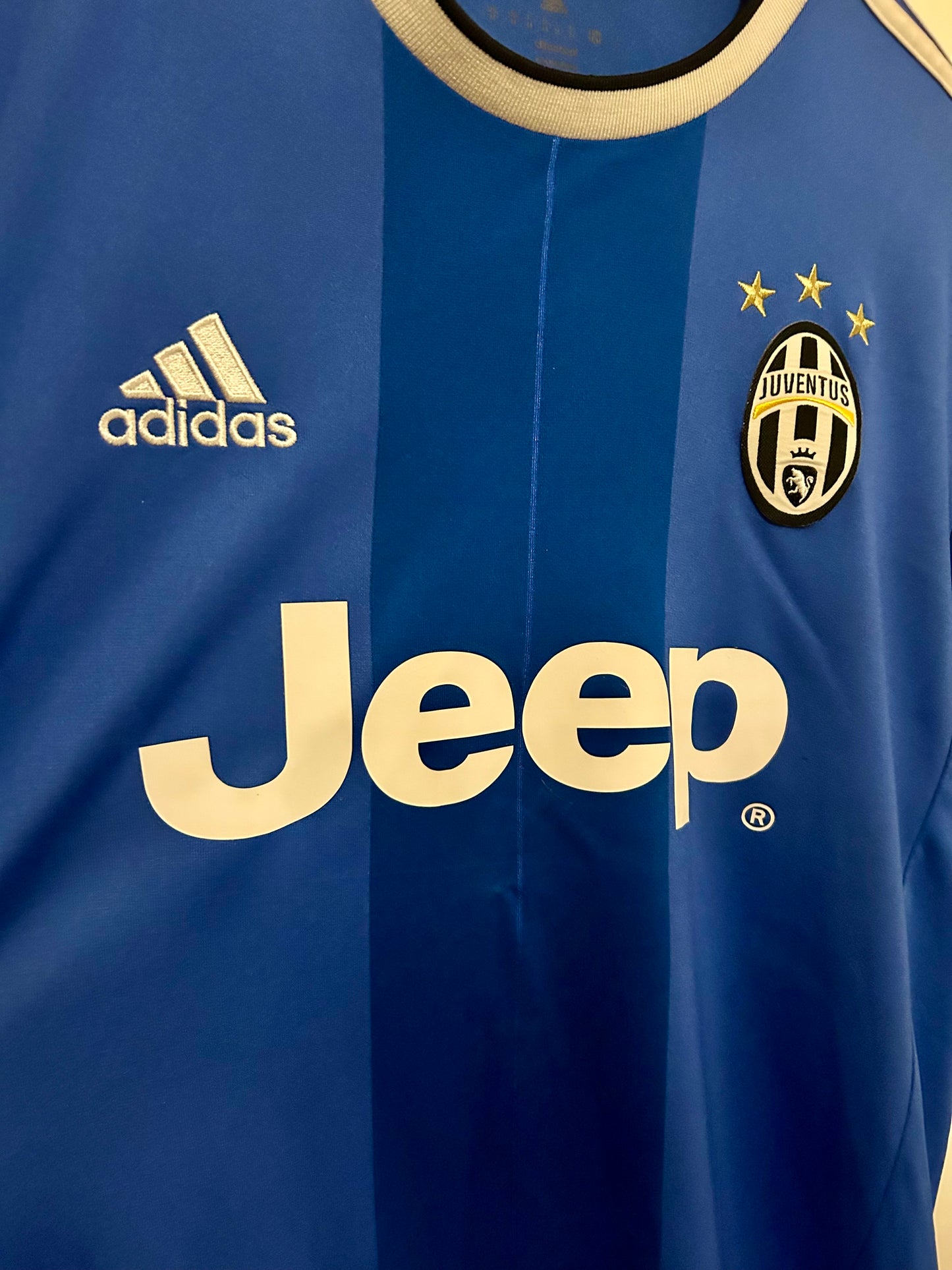 Higuain No9 - Juventus 16/17 Away (M) 10/10