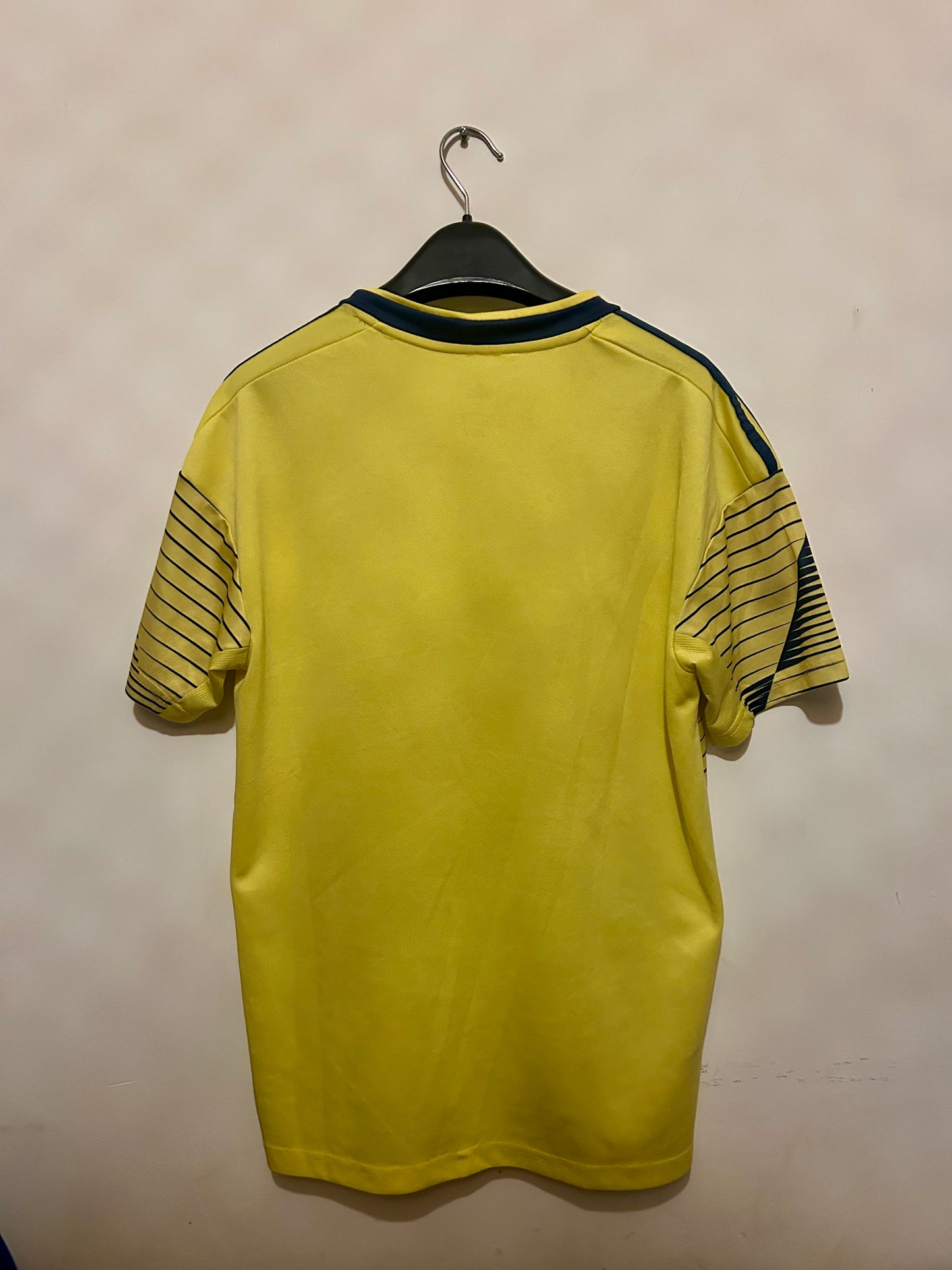 Columbia 19-20 (S) 9/10