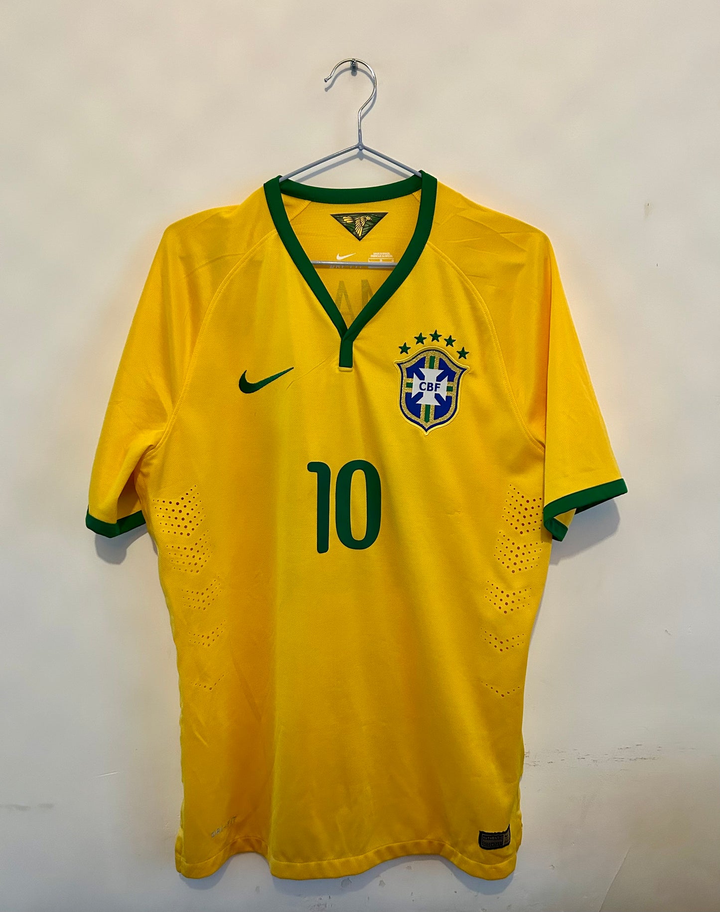 Neymar No10 - Brazil Home Jersey 14/15 (L) 8/10