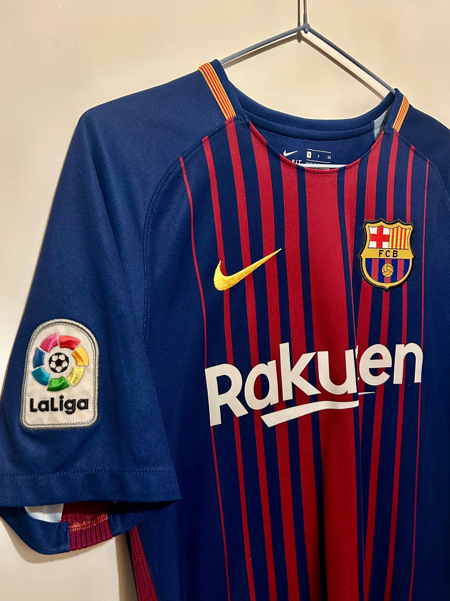 Suarez No9 - Barcelona Home Jersey 2017-18 (S) 10/10